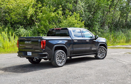 GMC Sierra Denali Ultimate 2023 : essai routier Image