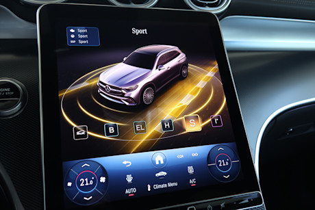 2025 Mercedes-Benz GLC 350e Review Image