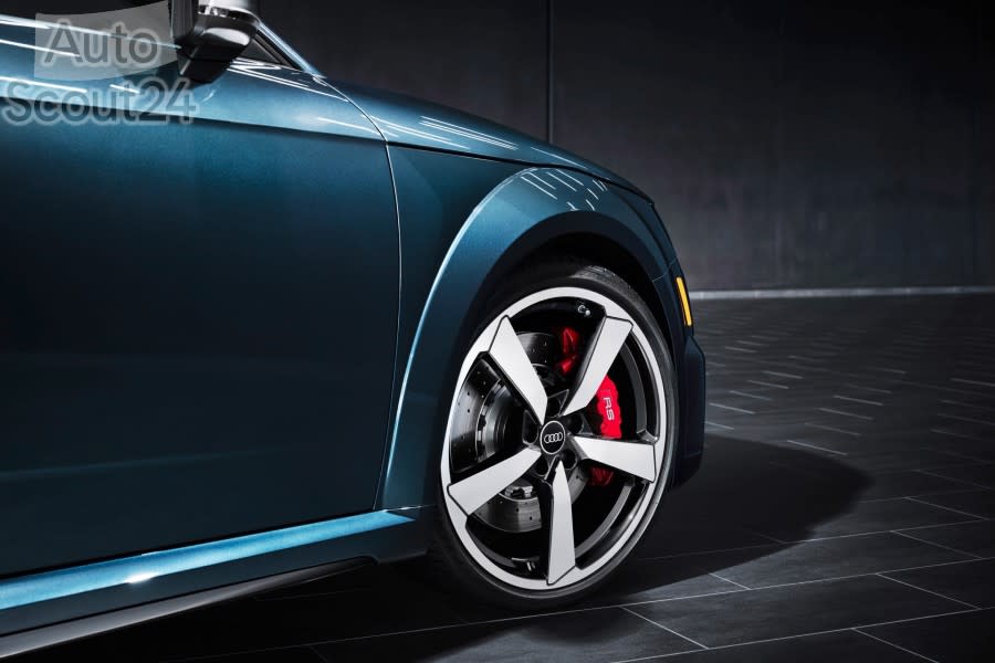 2022-Audi-TT-RS-Heritage-Edition-03.jpg