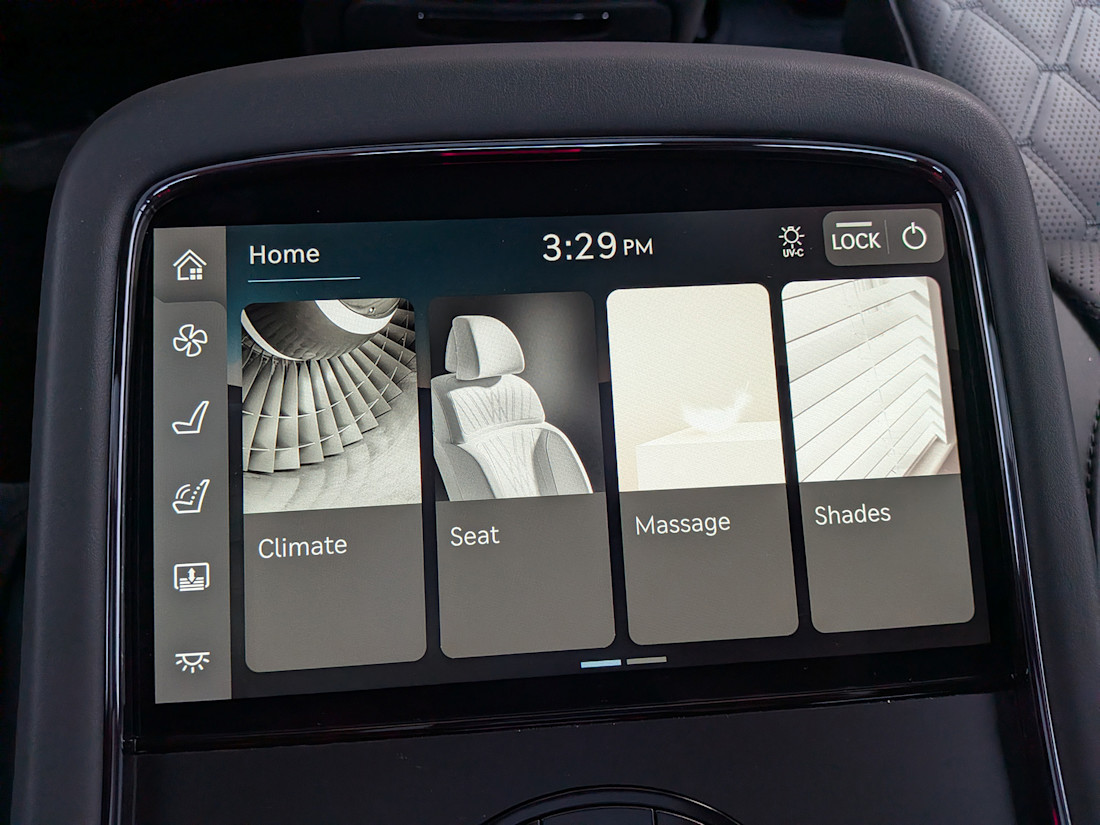2026 Genesis G90 Black Edition - TD - SBe - 260327 - 30.jpg