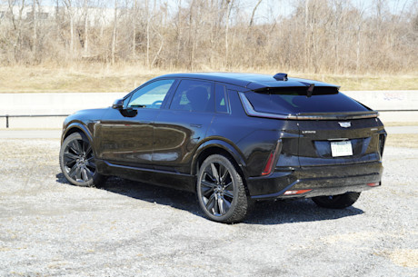 Cadillac Lyriq 2025 : essai routier Body Image