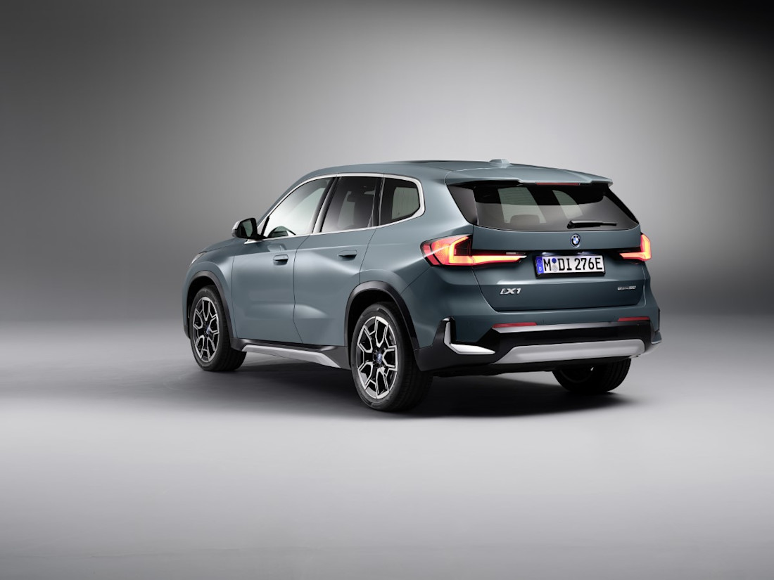 P90520688_highRes_the-all-new-bmw-ix1-