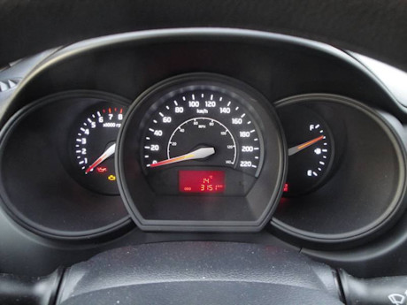 Editorial 2012 kia rio gw 014 3692