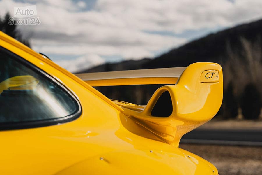 Porsche-911-Turbo-GT2 (11).jpg