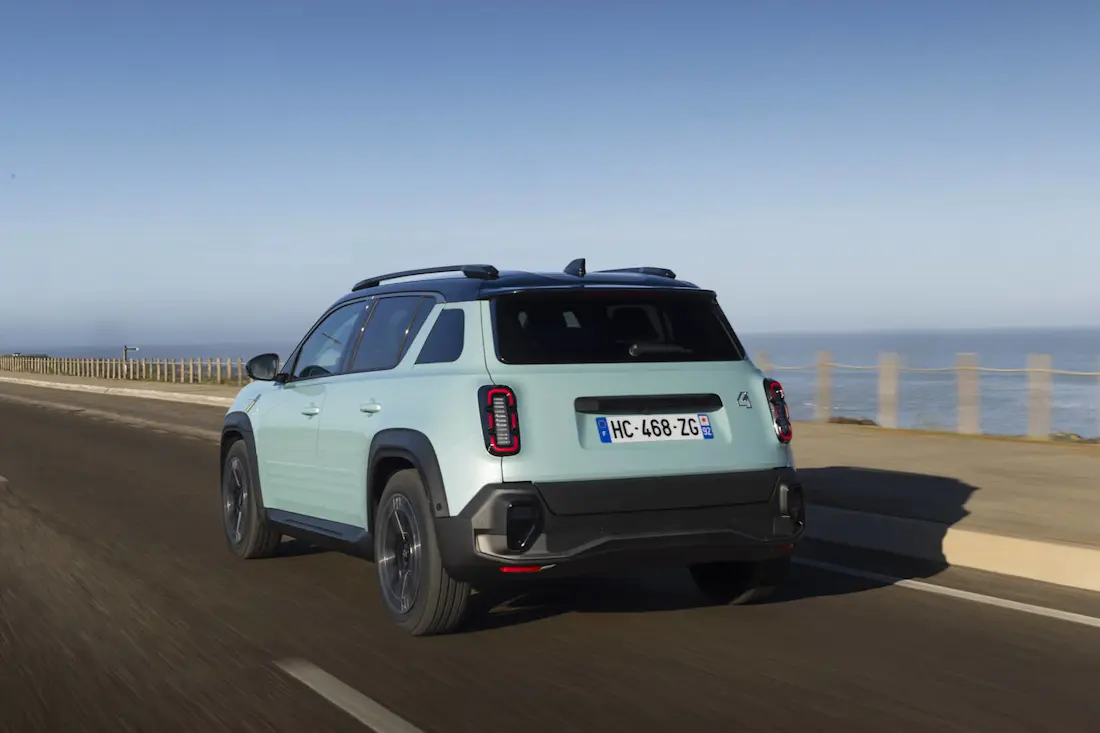 Renault-4-e-tech-2025 (10)