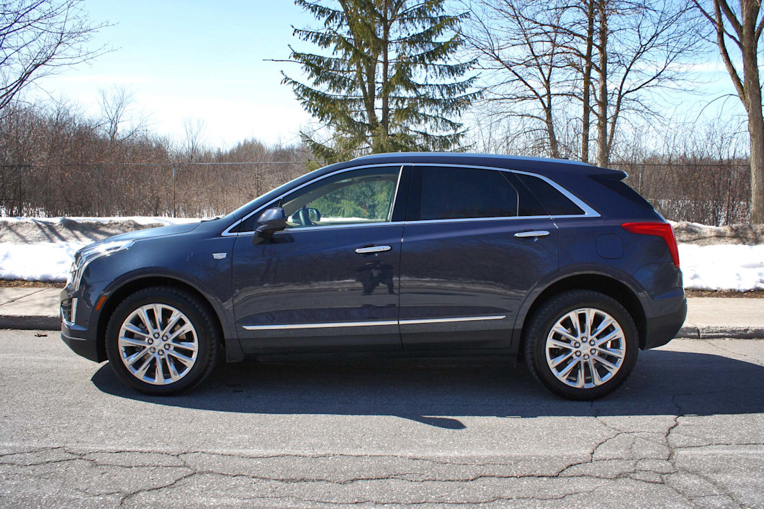 Editorial 2018 cadillac xt5 awd platinum 04 db