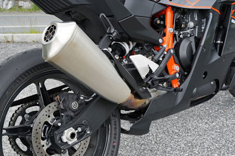 KTM_990-rc-r-2026_Auspuff