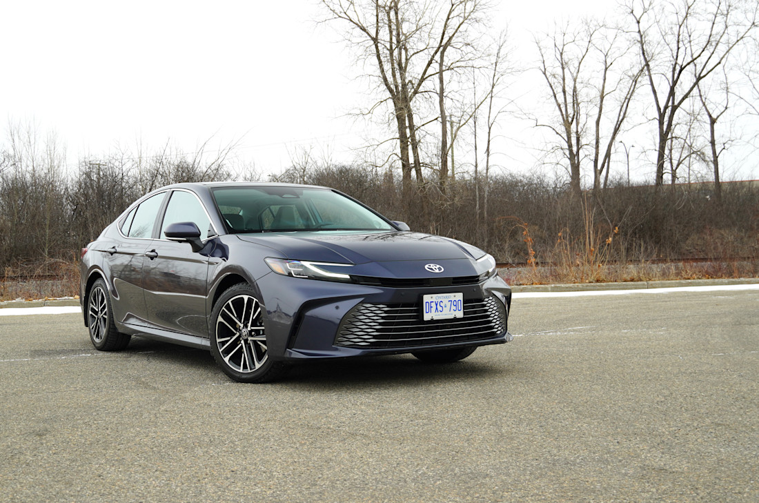 Toyota Camry XLE 2026 : essai routier