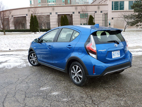 Editorial 2018 toyota prius c technology 05 jb