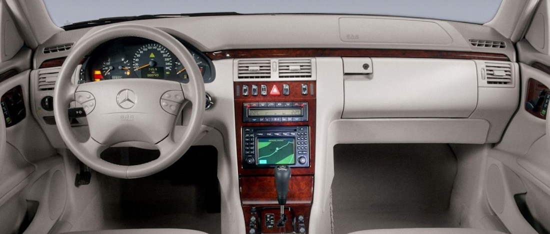 mercedes-benz_e230_3