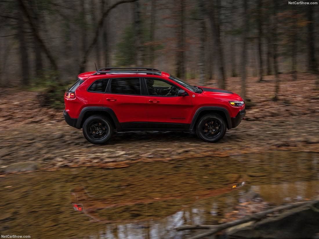 6XJtL1G4qh0hEIokLRHMM3-0e9ca1d65f00e75a124ab926cfc5fe27-jeep-cherokee-side-1100