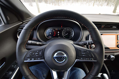 Editorial 2019 nissan kicks sr 23 jp