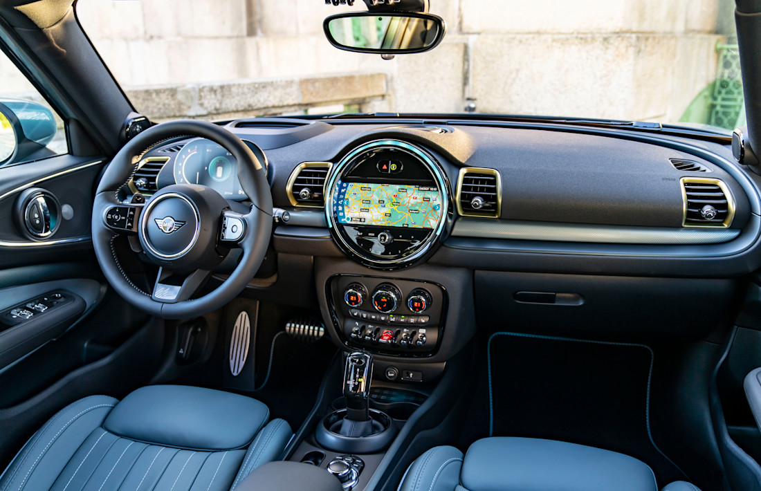 mini-cooper-clubman-interior