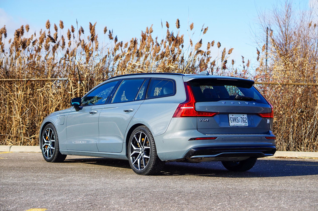 Editorial 2024 volvo v60 recharge t8 awd polestar engineered td 240227 08 jl