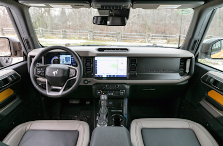 Editorial 2021 ford bronco wildtrak two door 14 jw