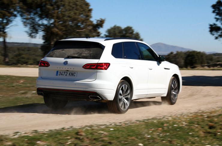 Volkswagen Touareg (17).JPG