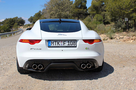 Editorial 03 pb jaguar f type coupe r