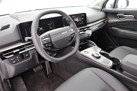 2026 Kia Sportage PHEV Review Image