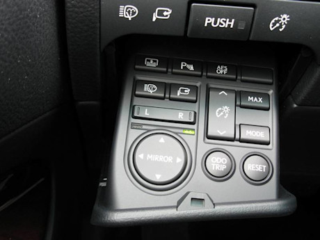 Editorial 2010 lexus gsh jm 016 8361