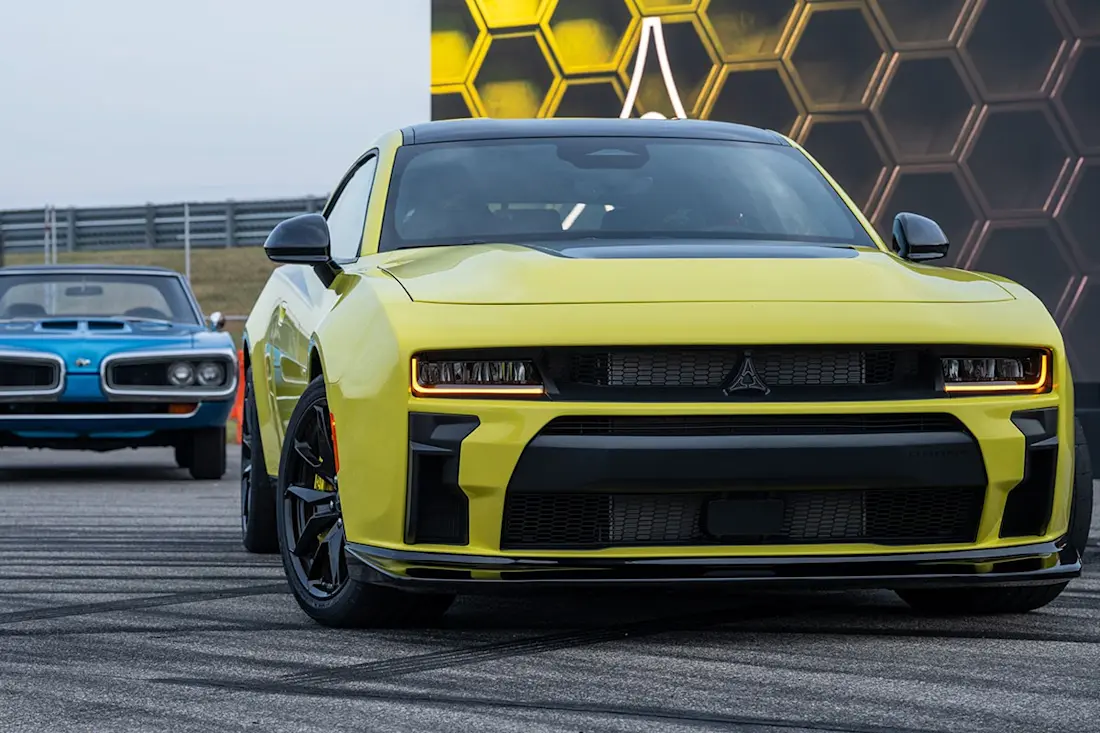 BEBE20260820 Dodge Charger Super Bee 02