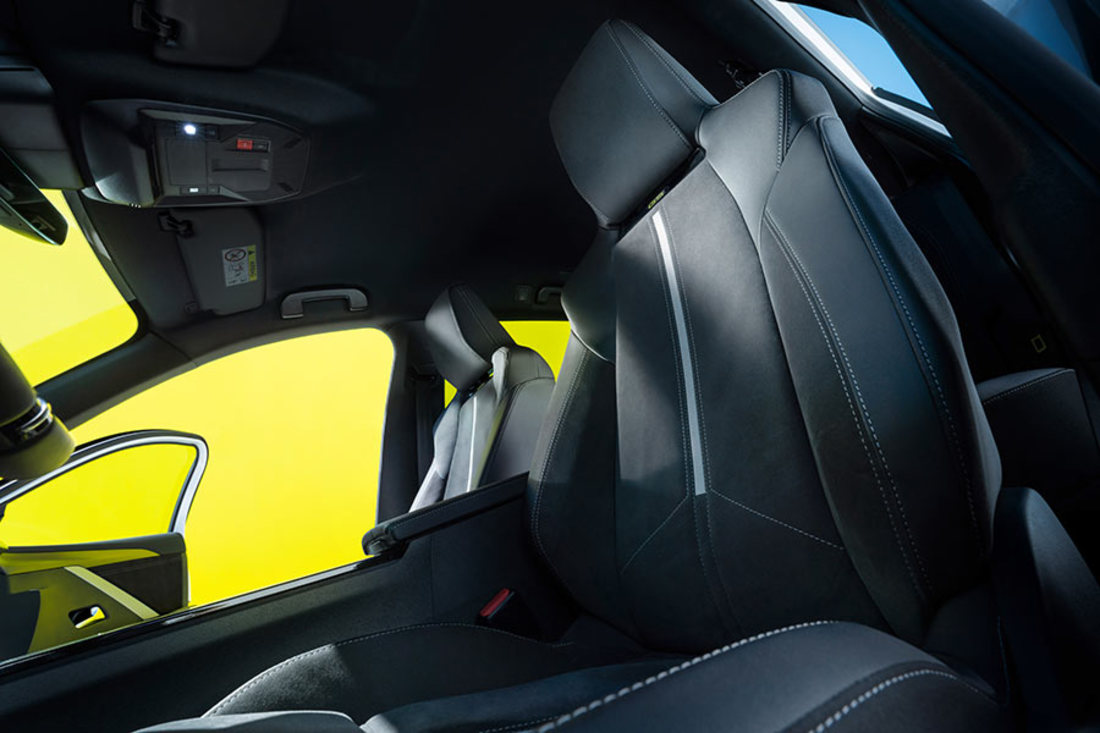 Opel-Astra-GSe-phev-225-autocasion (1).jpg