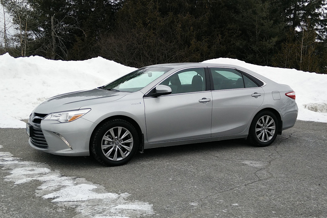Editorial 2016 toyota camry hybrid jb 2