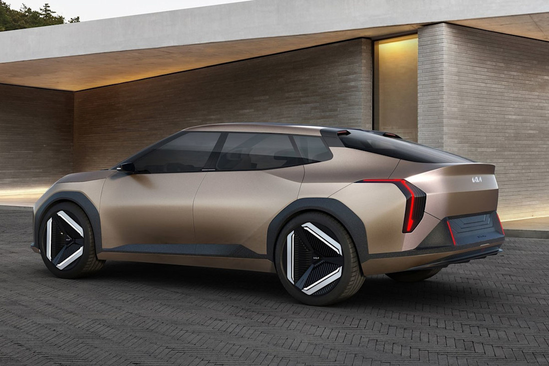 Kia-EV4_Concept-2023-1600-03.jpg