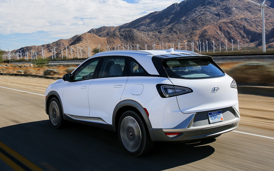 brennstoffzellen-suv-heckansicht