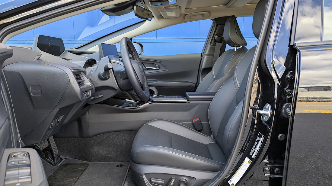 2026 Toyota Prius PHEV - TD - DB - 260625 - 26.jpg