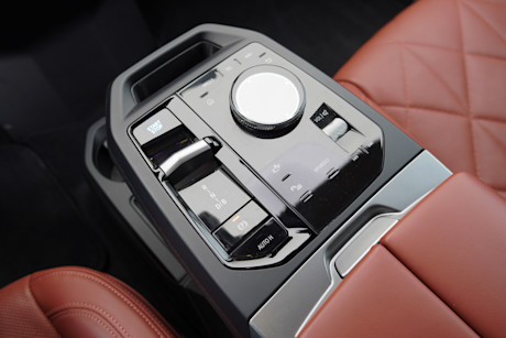 BMW iX xDrive60 2026 : essai routier Image