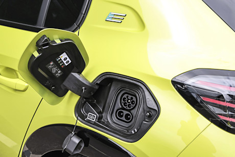 peugeot-e-208-0425-loof-74-8d9435-6137c7