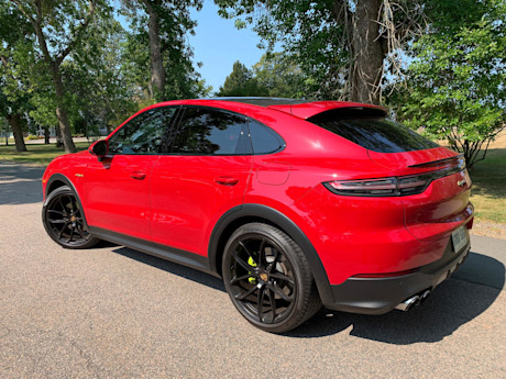 Editorial 2022 porsche cayenne e hybrid coupe 03 mg
