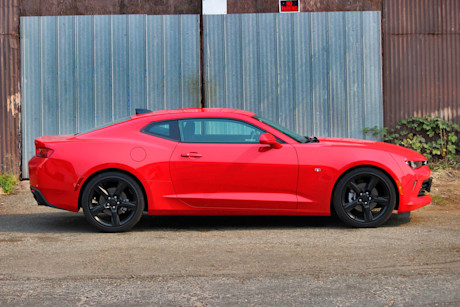 Editorial 2017 chevrolet camaro coupe 1lt 05 dh