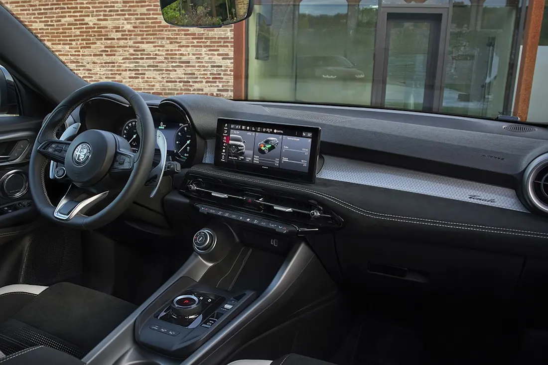 BEBE20251120 Alfa Romeo Tonale 03