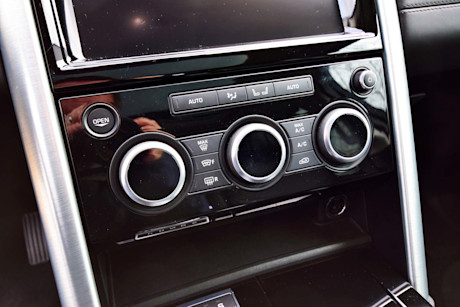 Editorial 2018 land rover discovery hse luxury td6 29 jp