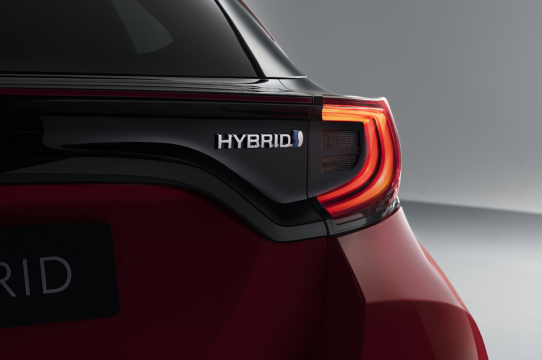 toyota-yaris (1).jpg