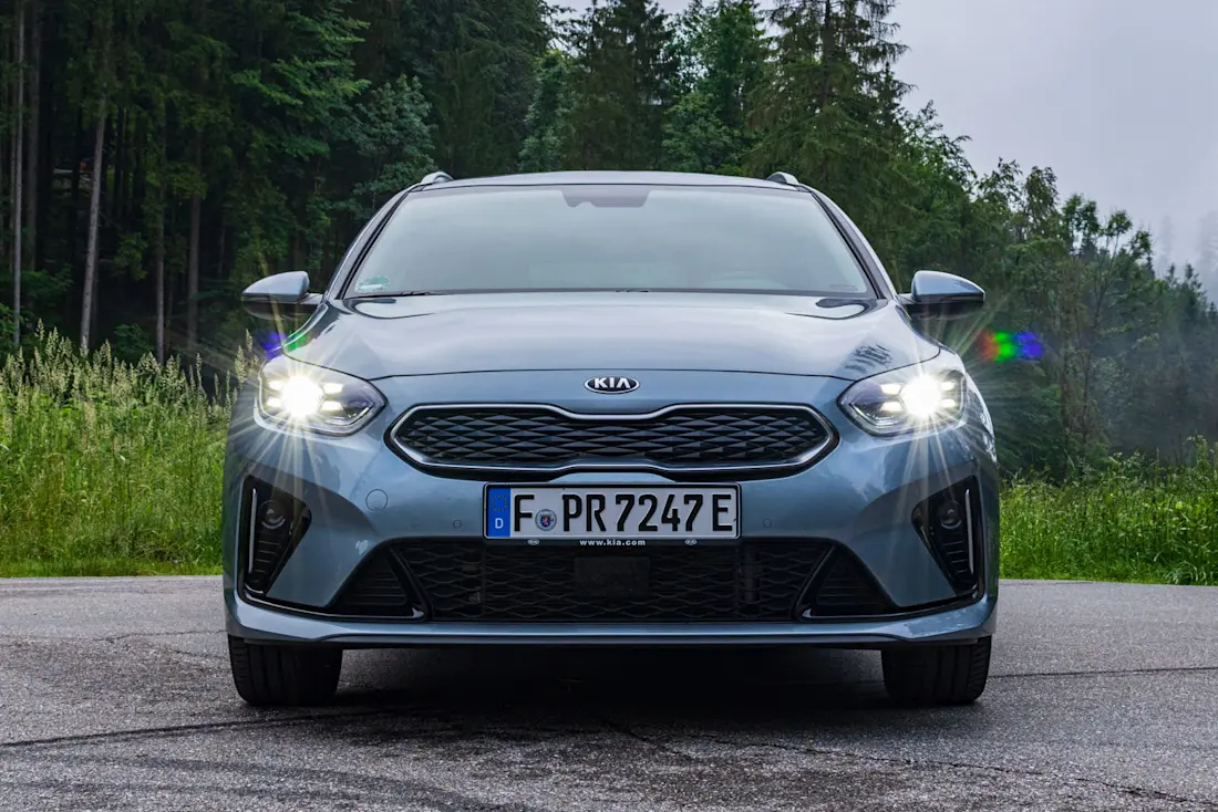 Kia-Ceed-Sportswagon-PHEV-Front Kia-Ceed-Sportswagon-PHEV-Front