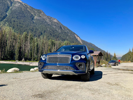 Editorial 2023 bentley bentayga 02 sb