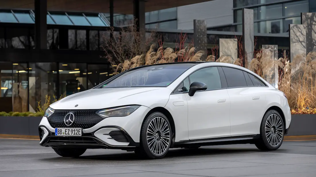 mercedes-benz eqe 350 amg line 3