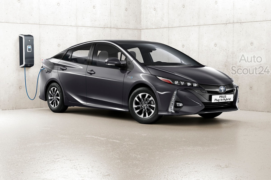 Toyota Prius PHEV (4).jpg