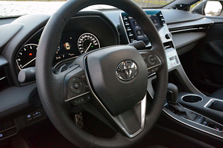 Essai routier : Toyota Avalon 2019 Body Image