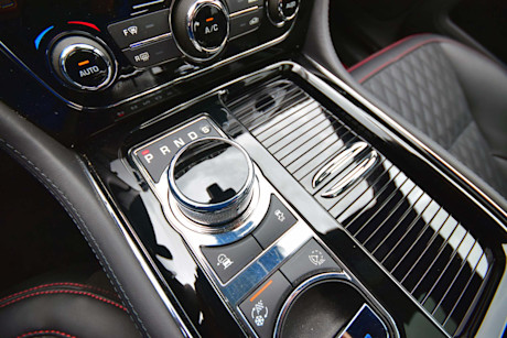 Editorial 2018 jaguar xjr 575 36 jp
