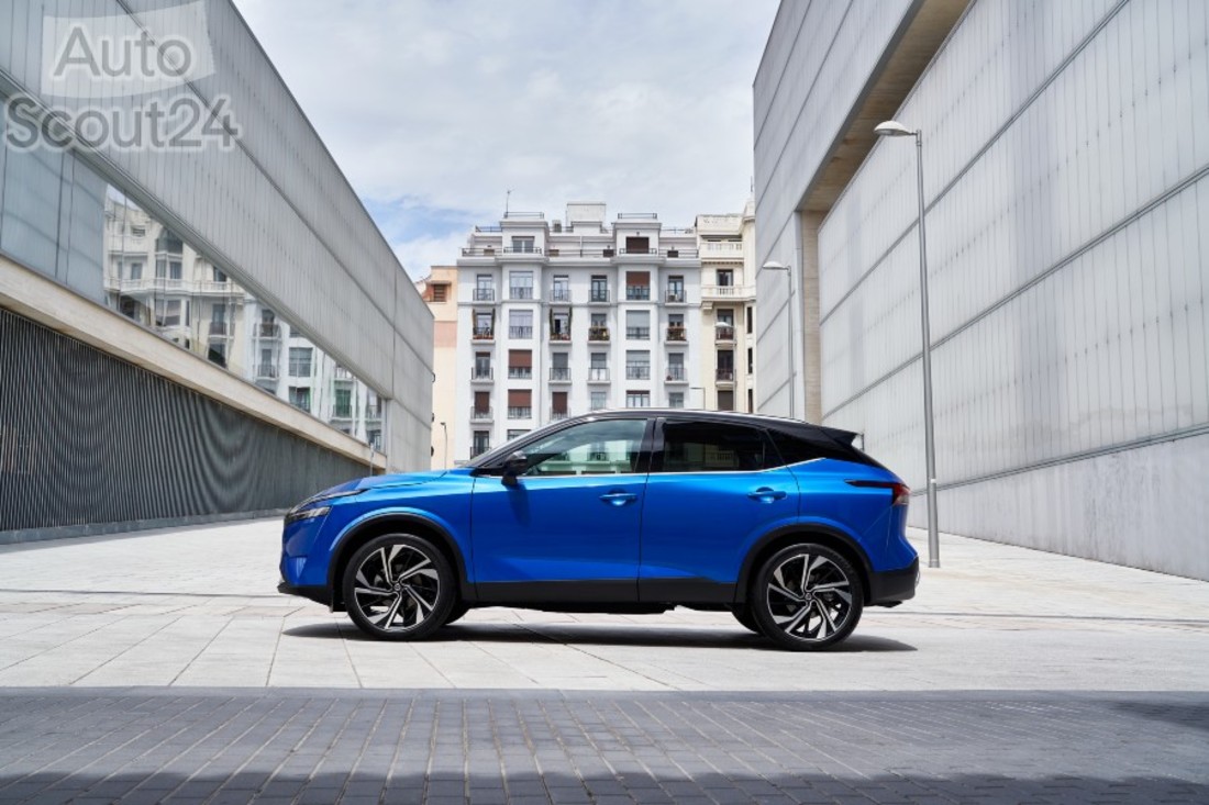 Nissan_QQ_Spain_Delivery_Low_006 (1).jpg