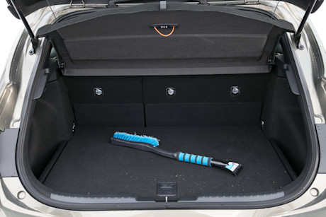 Editorial 2019 toyota corolla hatchback xse 11 jw