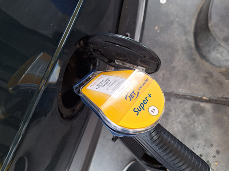 Duitse auto-industrie slaat alarm: met deze brandstoffen halen we klimaatdoelen nooit