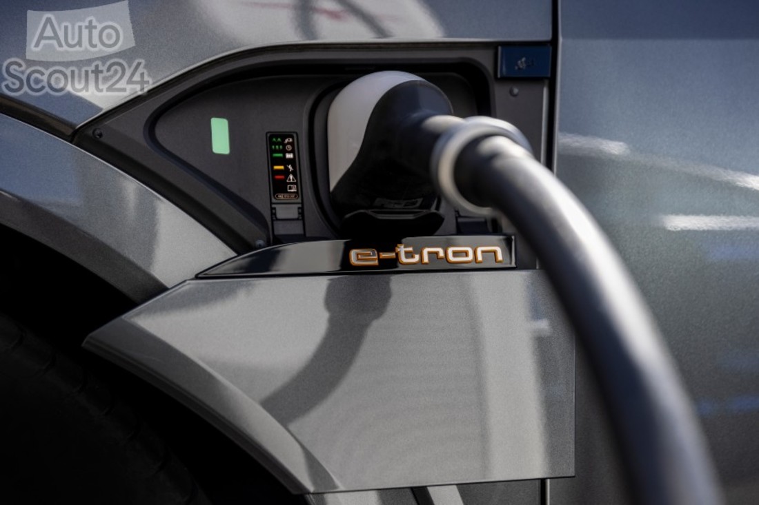 Audi e-tron Sportback alta 01 (1).jpg