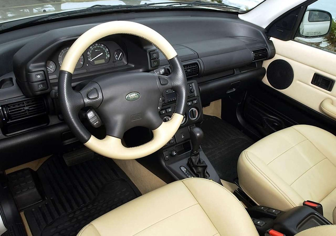 Land Rover-Freelander-2003 interior