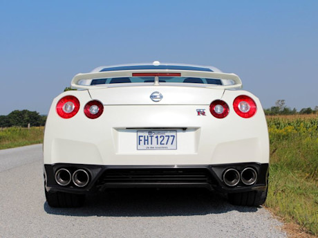 Editorial 2013 nissan gtr pb 006 1752