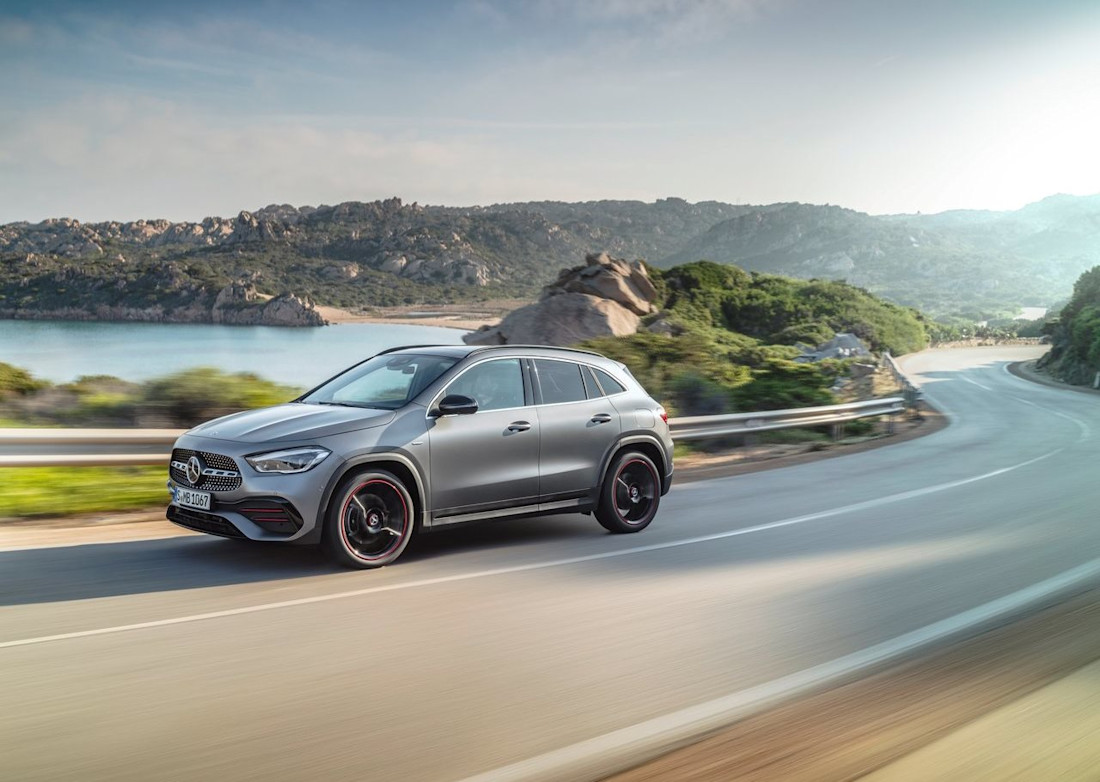 Mercedes-Benz-GLA-2021-1280-09.jpg