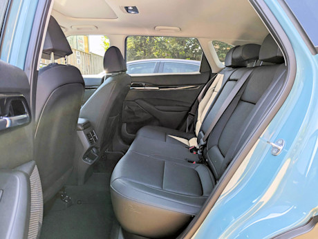 Editorial 2024 kia seltos x line td 240209 11 sha